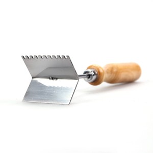 Skrobak metalowy do krat pasieczny